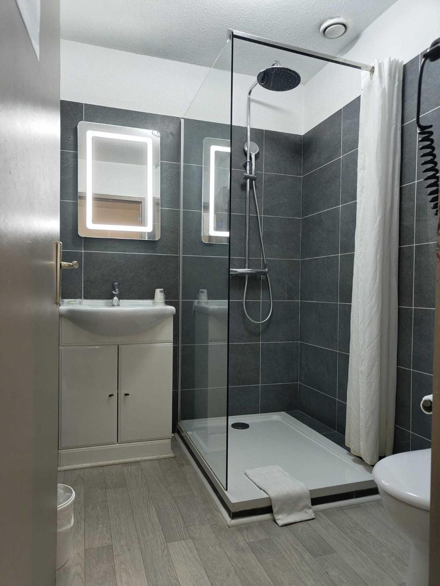 Puget-Théniers Hotel Les Alizes חדר תמונה