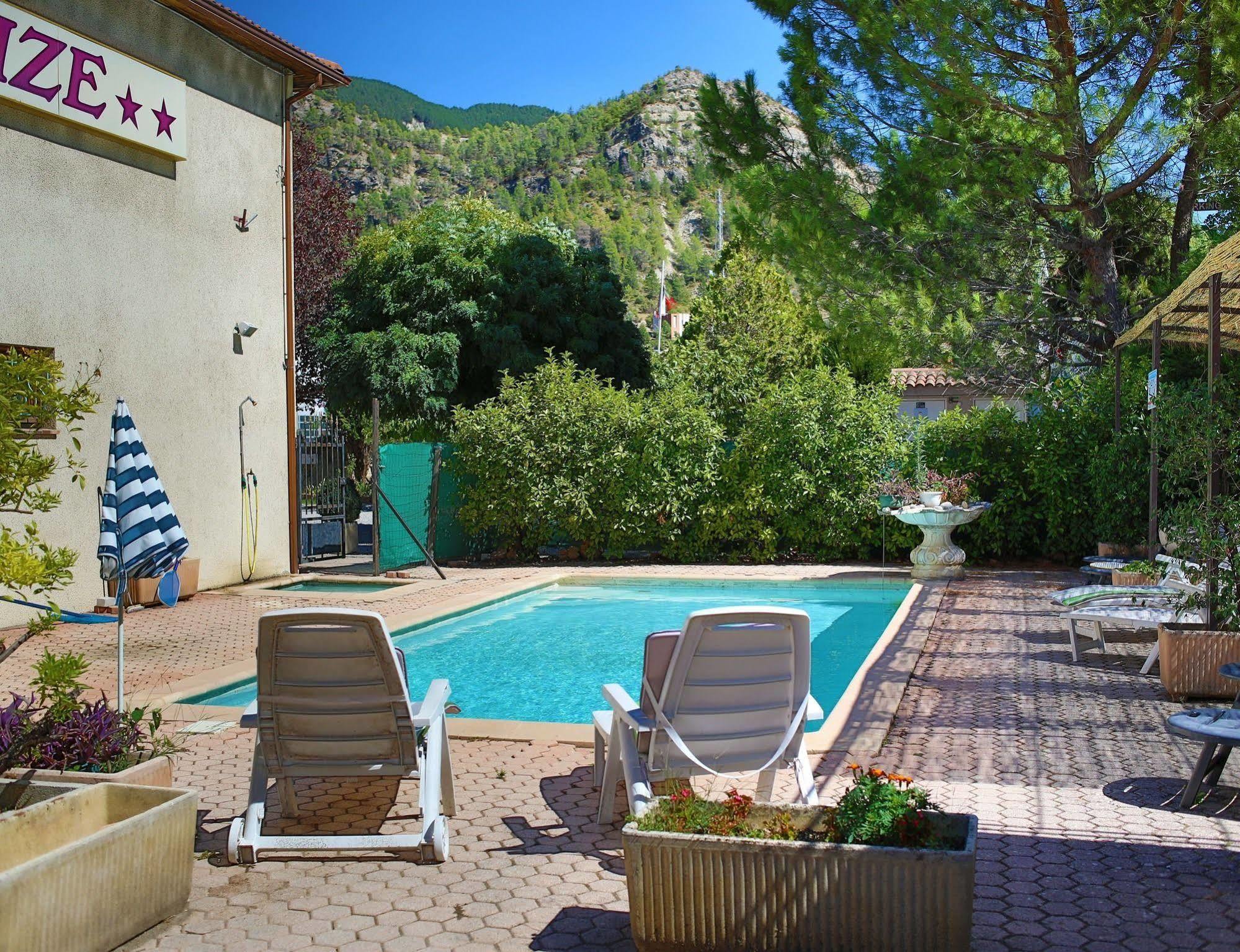 Puget-Théniers Hotel Les Alizes מראה חיצוני תמונה